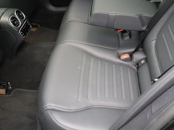 Mercedes-Benz C-Klasse (2026) — foto 10 van 29