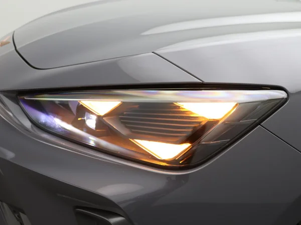 CUPRA Leon ST (2025) — foto 9 van 19