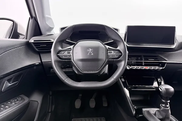 Peugeot 208 (2022) — foto 6 van 31