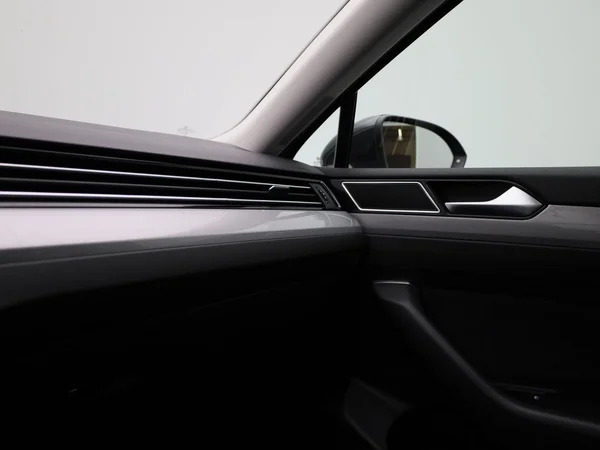 Volkswagen Passat (2024) — foto 25 van 44