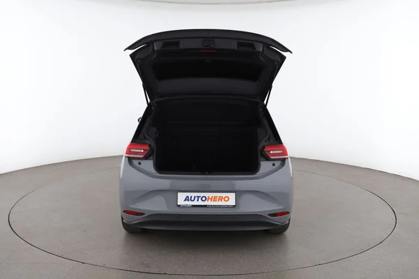 Volkswagen ID.3 (2023) — foto 8 van 17