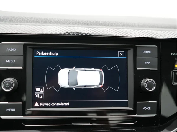VOLKSWAGEN Polo (2023) — foto 11 van 24