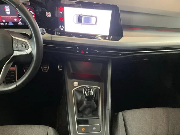 VOLKSWAGEN Golf VIII SW (2024) — foto 3 van 22