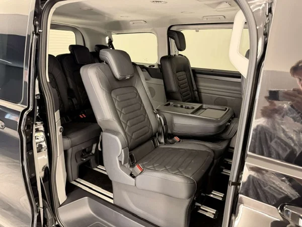Ford Tourneo Custom — foto 23 van 24