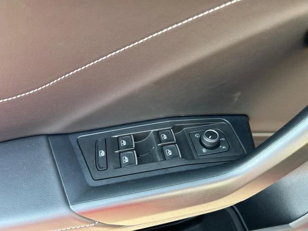 VOLKSWAGEN T-Roc (2025) — foto 20 van 31