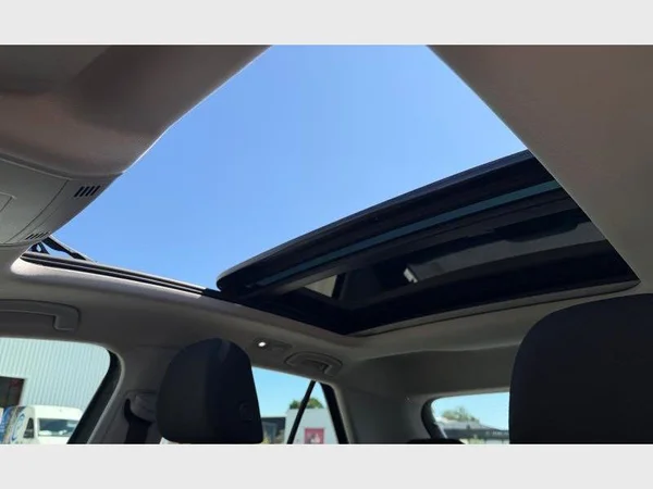 Volkswagen T-Roc (2019) — foto 15 van 22