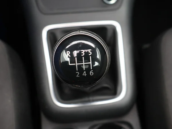VOLKSWAGEN Tiguan (2016) — foto 15 van 25