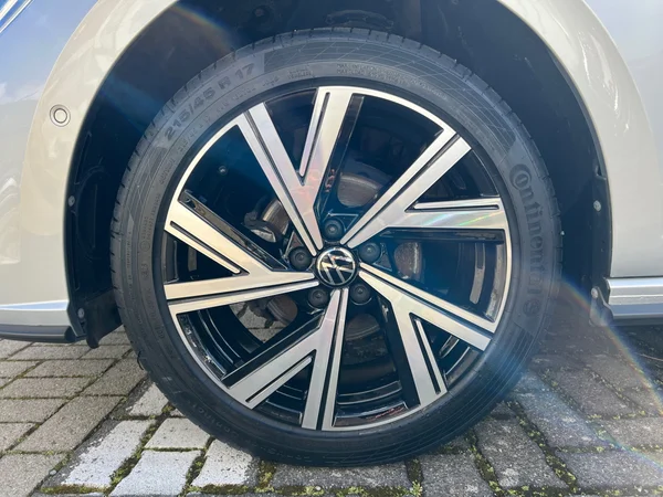 VOLKSWAGEN Polo (2023) — foto 16 van 24