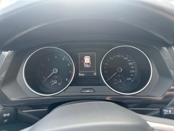 VOLKSWAGEN Tiguan (2022) — foto 10 van 21