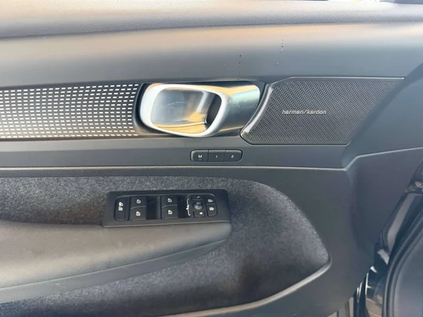 Volvo XC40 (2025) — foto 10 van 18