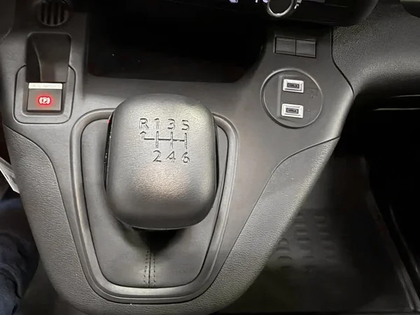 Fiat Doblò (2025) — foto 8 van 18