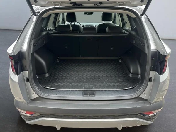 HYUNDAI Tucson (2023) — foto 29 van 30