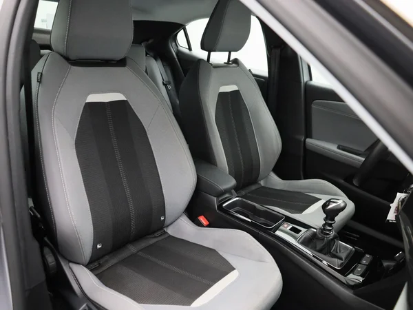 Opel Mokka (2023) — foto 28 van 36
