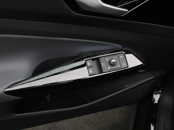 VOLKSWAGEN ID.4 (2025) — foto 2 van 21
