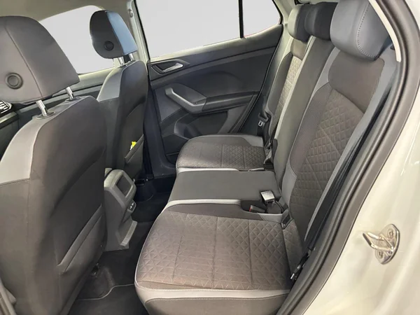 VOLKSWAGEN T-Cross (2021) — foto 10 van 24