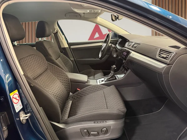 Skoda Superb (2022) — foto 22 van 30