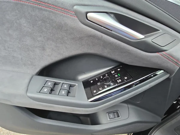 AUDI Q6 e-tron (2026) — foto 7 van 20