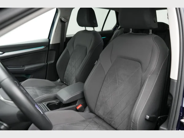 VOLKSWAGEN Golf VIII (2023) — foto 20 van 27