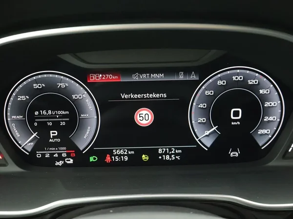 Audi Q3 (2024) — foto 25 van 29