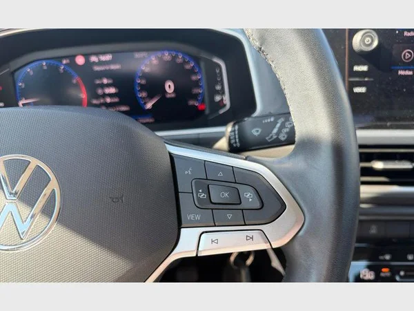 Volkswagen T-Roc (2023) — foto 16 van 29