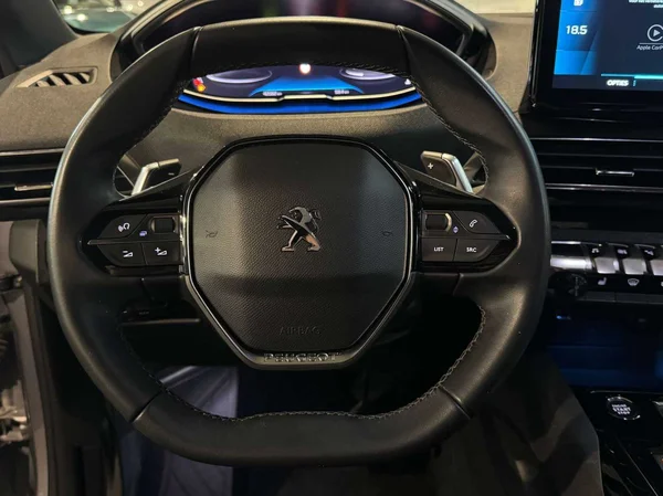 Peugeot 5008 (2023) — foto 9 van 18
