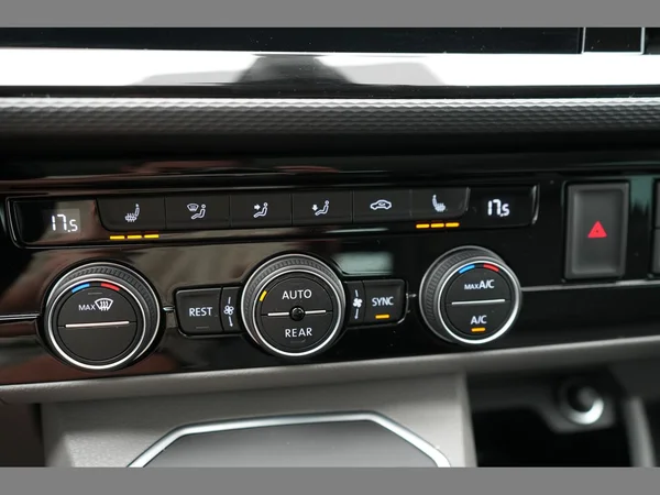 VOLKSWAGEN Multivan T6.1 Dsl (2024) — foto 11 van 27