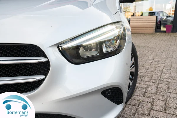 Mercedes-Benz B-180 (2022) — foto 7 van 41