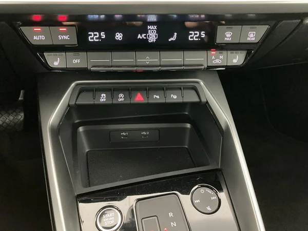 AUDI A3 Sportback Dsl (2022) — foto 11 van 36