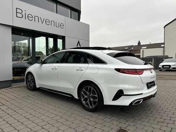 Kia Proceed (2019) — foto 18 van 27