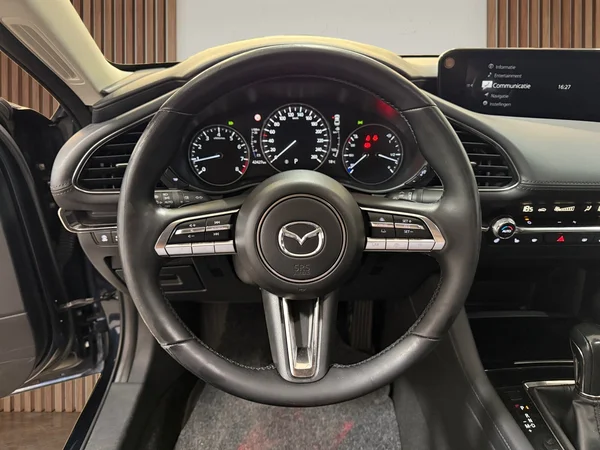 Mazda 3 (2022) — foto 6 van 29