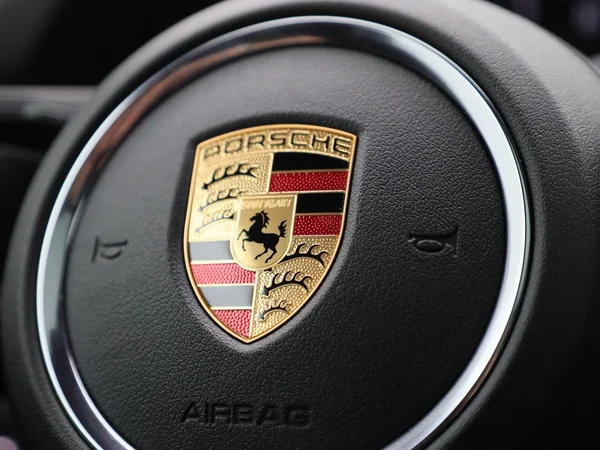 Porsche Macan (2022) — foto 30 van 60