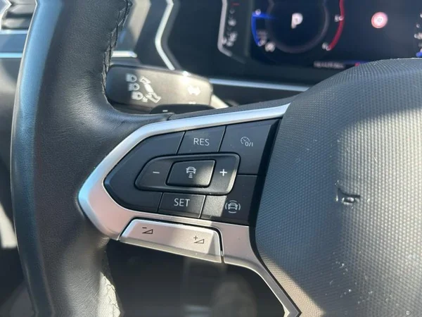 VOLKSWAGEN Tiguan Dsl (2022) — foto 17 van 31
