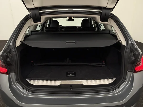 BMW 320 (2022) — foto 8 van 33