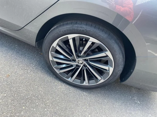 SKODA Superb Combi (2025) — foto 11 van 21