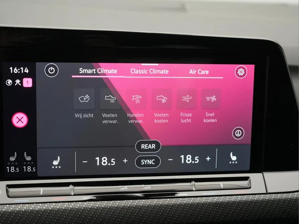 VOLKSWAGEN Golf VIII (2022) — foto 18 van 31