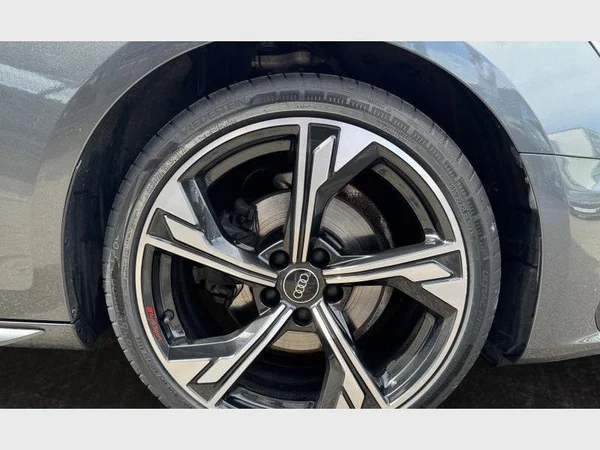 Audi A4 Avant (2024) — foto 30 van 31