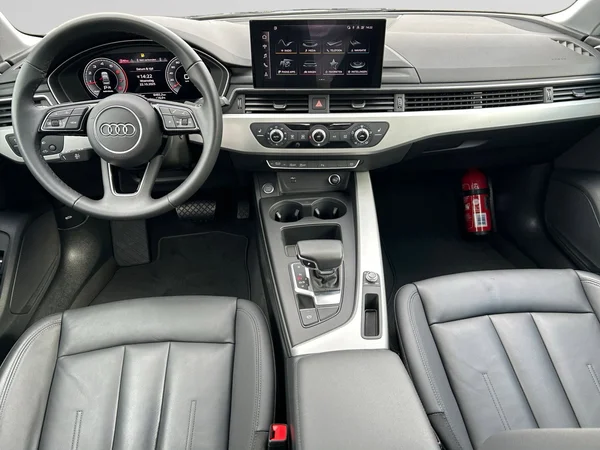 AUDI A4 (2023) — foto 2 van 24