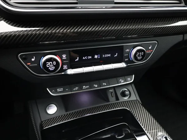 AUDI Q5 Sportback PHEV (2025) — foto 13 van 25