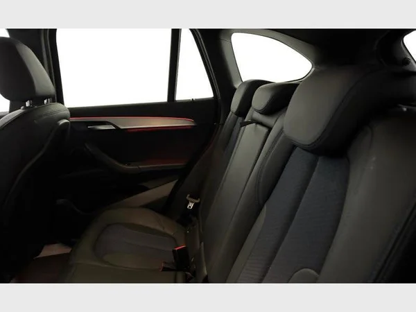 BMW X1 (2022) — foto 3 van 27