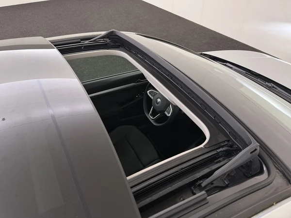 VOLKSWAGEN Golf (2021) — foto 22 van 30