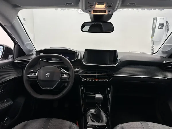 Peugeot 208 (2023) — foto 3 van 13