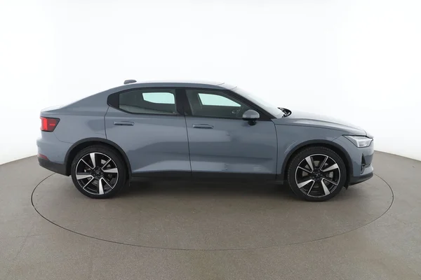 Polestar 2 (2020) — foto 13 van 16