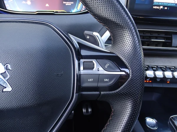 Peugeot 3008 (2021) — foto 19 van 30