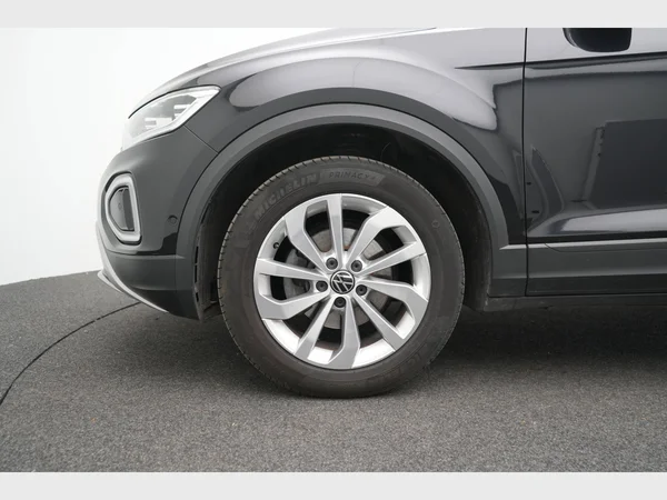 VOLKSWAGEN T-Roc (2023) — foto 18 van 32