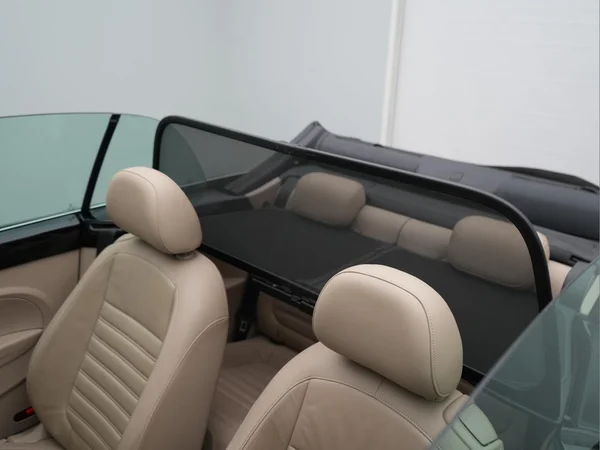 VOLKSWAGEN Beetle Cabriolet (2015) — foto 31 van 39