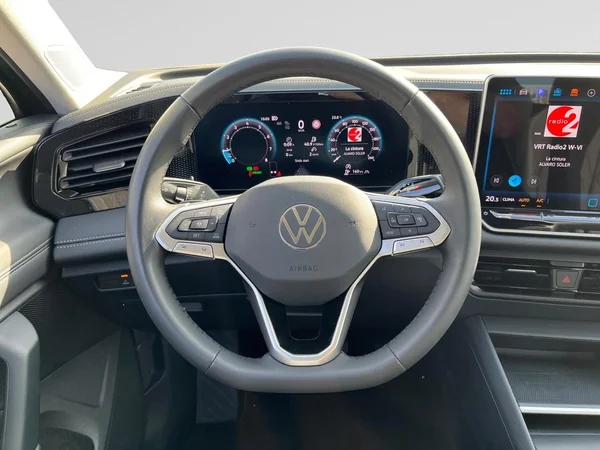 VOLKSWAGEN Tiguan (2025) — foto 15 van 21