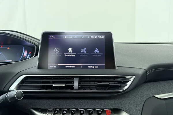 Peugeot 3008 (2019) — foto 3 van 25