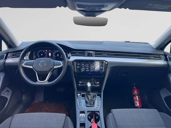 VOLKSWAGEN Passat SW (2022) — foto 7 van 21