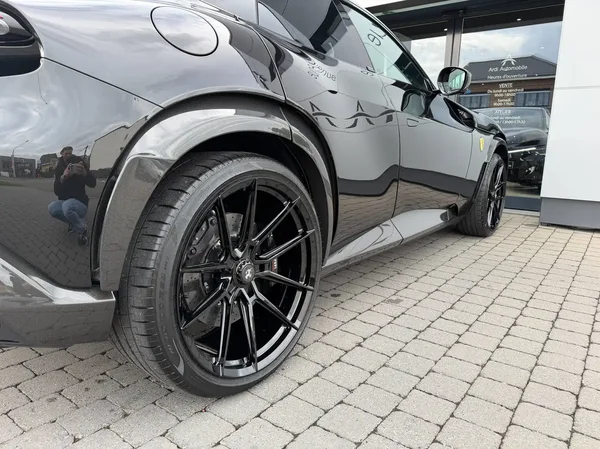 Ferrari Purosangue (2025) — foto 15 van 37