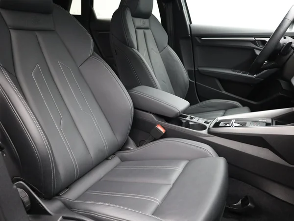 AUDI A3 Sportback (2023) — foto 16 van 21